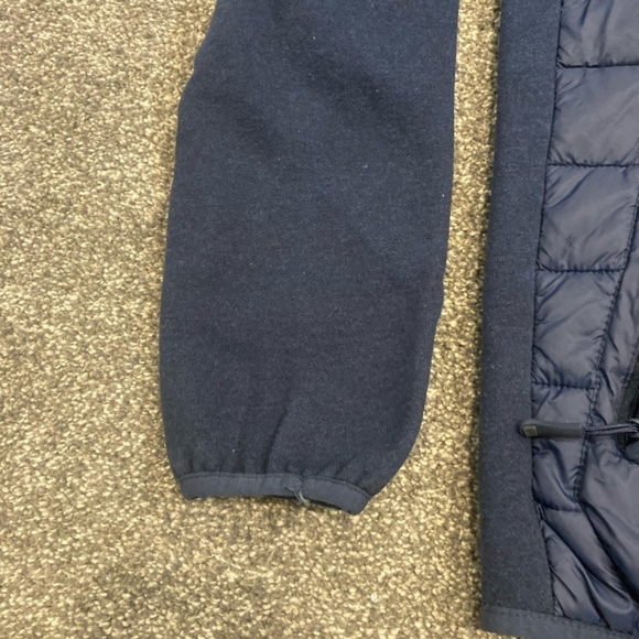 Lightweight Hybrid Puffer - Picture 4 of 4